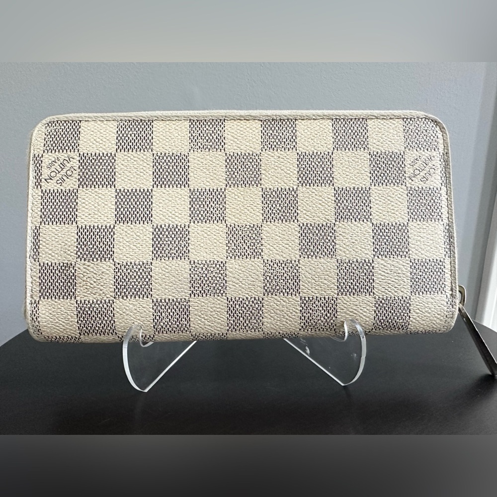 Louis Vuitton Damier Azure Zip Wallet with Dust Bag and Box - Authentic - Picture 4 of 16